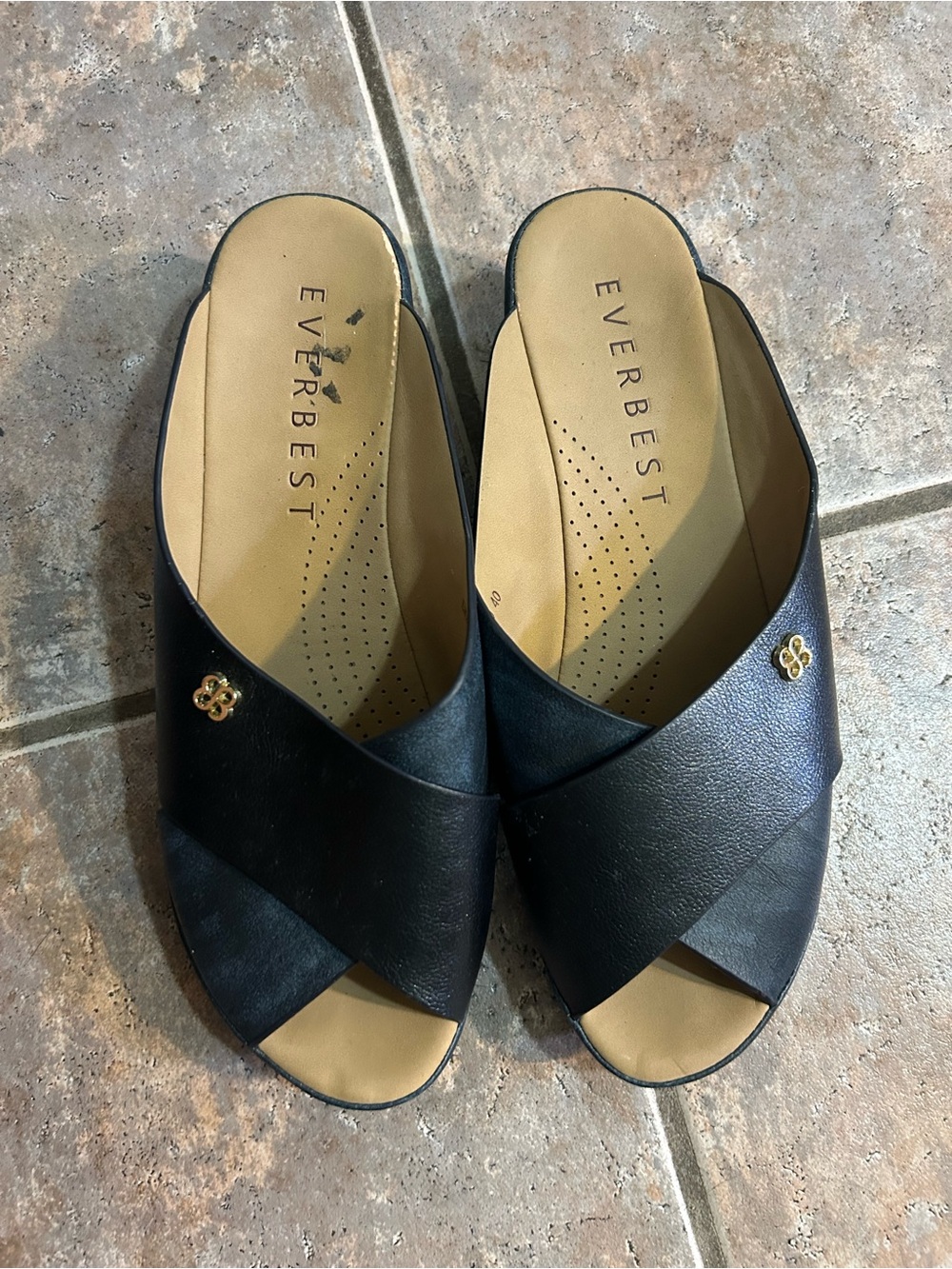 Everbest Women's Black Crisscross Slide Mules